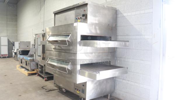 MIDDLEBY MARSHALL PS360Q natural gas pizza oven, stainless steel, single-phase, used condition. Model PS360Q.