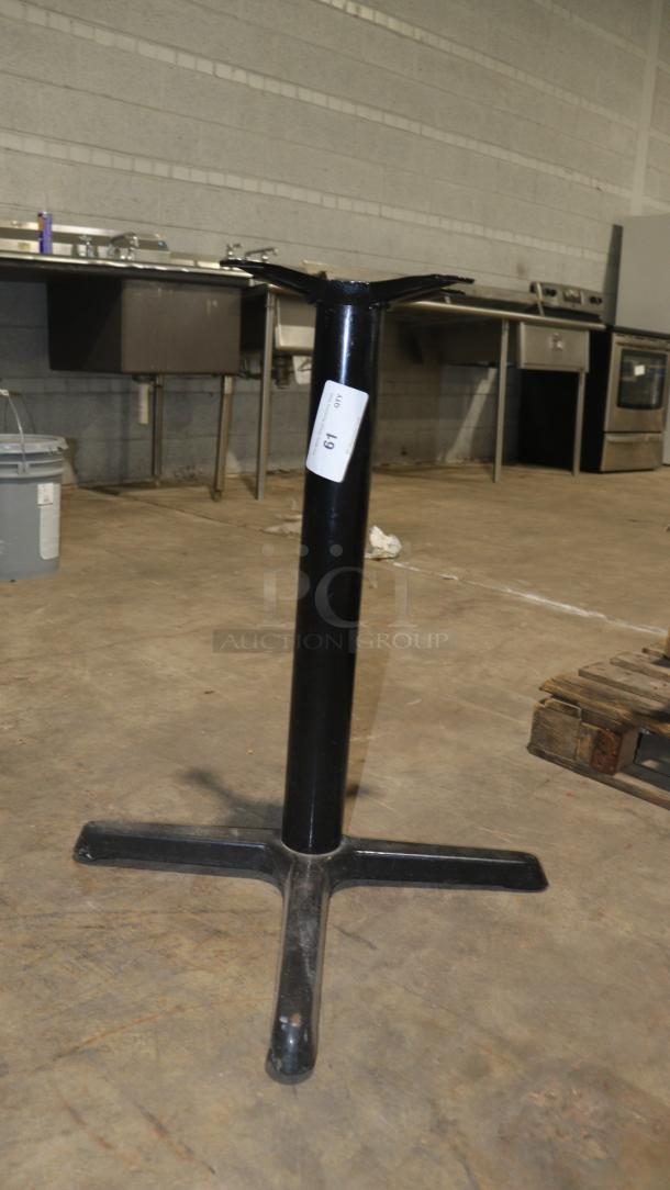 FLAT Tech KX22 22" x 22" black self-stabilizing table base, model CT2007, in good condition with visible label.