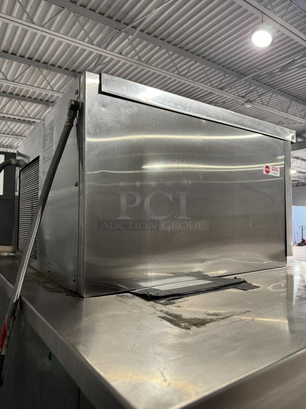KOLD DRAFT GT351AHK ice machine, like new condition, 115V, air cooled, 352 lb capacity, stainless steel exterior.