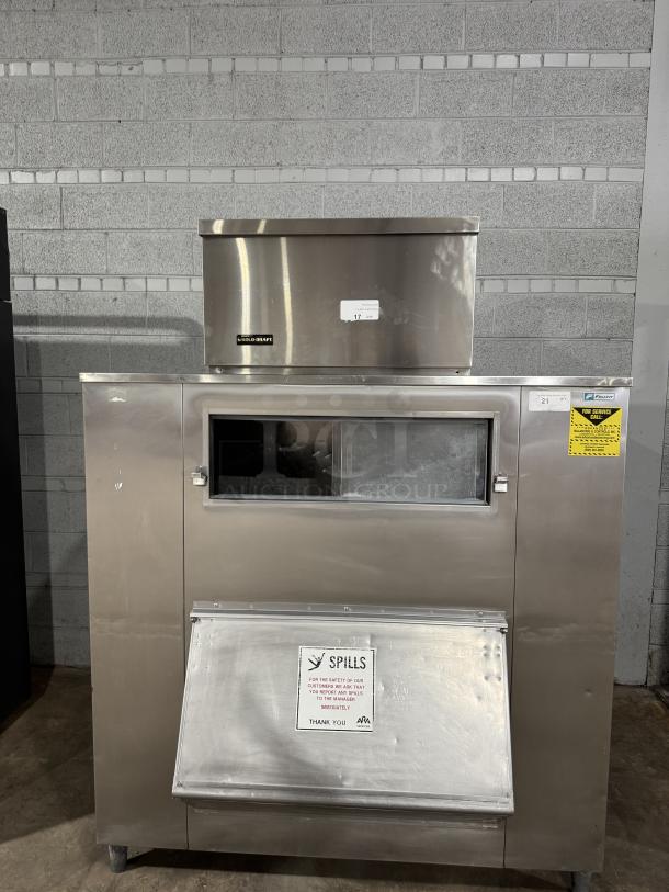 KOLD DRAFT GT351AHK ice machine, like new, 115V, air-cooled, full cube, 352 lb capacity. Metal finish, integrated spill warning.