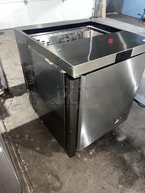 BERG BERS27 Sandwich Prep Table, 8-pan capacity, 1-door, used condition, stainless steel exterior, visible logo.