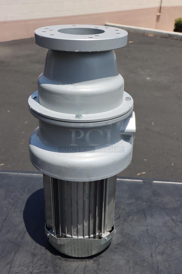 Brand new Hobart FD4/125-1 commercial garbage disposer, 1-1/4 hp. Superficial scratches, model includes short upper housing.