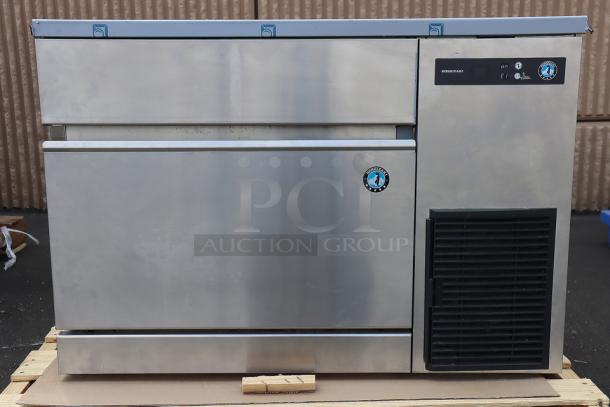Hoshizaki IM-200BAC ice machine, stainless steel, self-contained, air-cooled, makes regular cubes, 188 lb capacity, 115V.