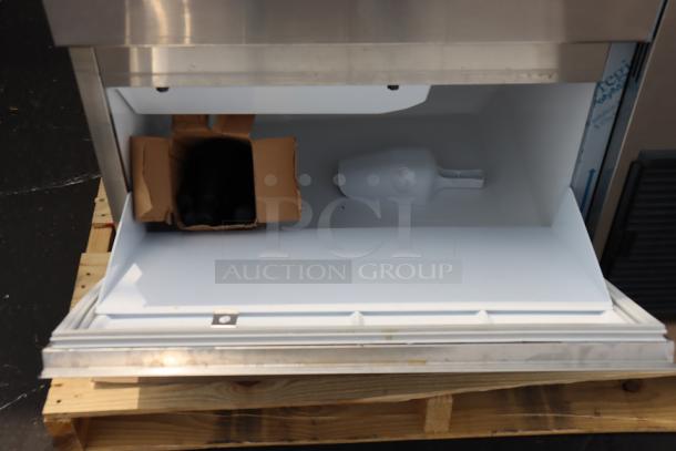Hoshizaki IM-200BAC ice machine, self-contained, air-cooled, 39.5", 188 lb. capacity, 115V, 7.5A, 1 phase. Visible serial number: P01845F.
