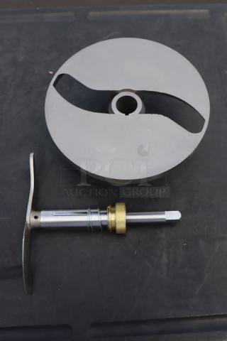 Avantco 177MX20SKNIF slicer knife assembly for MX20 series, brand new and pristine, shown out of original packaging.