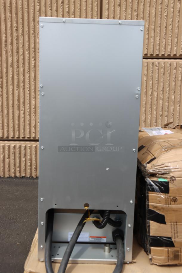 Brand new Avantco EF40-240-3 electric floor fryer, 40 lb. capacity, 240V, 34 Amps, 3 Phase, 14 kW, with power cords shown.