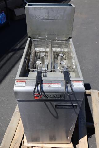 Wolf by Vulcan WF400-1 natural gas floor fryer, 45-50 lb. capacity, 120,000 BTU, model 950WF400N, serial DV 1198655.