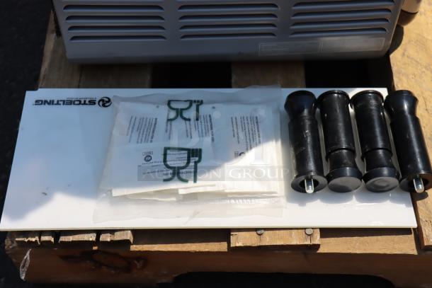 BRAND NEW Narvon Summit NSSM2 slushy machine with minor dents. Includes components and instructions. Serial: SLS1241654.