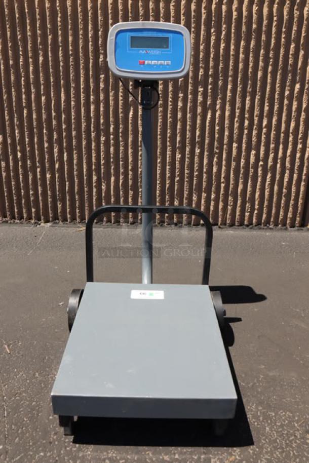 NEW AvaTek FS500TW 500 lb. Digital Receiving Scale with Tower Display. Plastic head grip cracked, neck scratched. Scale only.