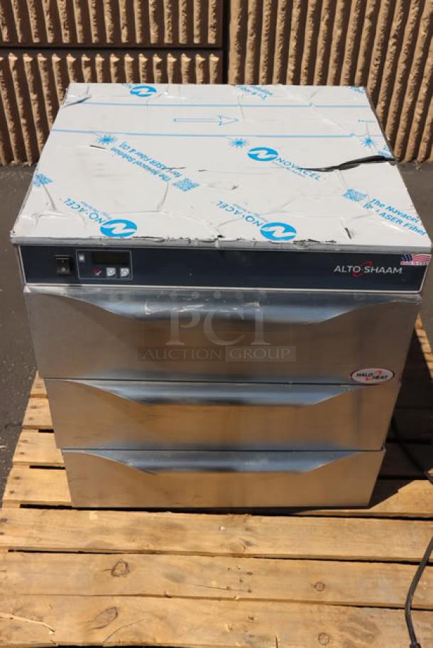 NEW Alto-Shaam 500-3D 3 Drawer Warmer, 208/240V, 2.7A, 1 Phase, 640W. Minor scratching and denting visible.