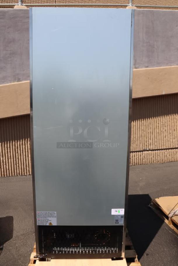Avantco A-23R-HC refrigerator, 29" solid door, new but scratched and dented, 115V, 3.6A, S/N: 327762610 9000 2501.