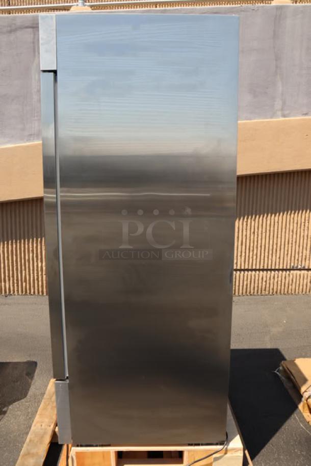 NEW Avantco A-23R-HC 29" solid door reach-in refrigerator. Scratched and dented. 115V, 3.6A, 1 phase, 348W. S/N: 327762610 9000 2501.