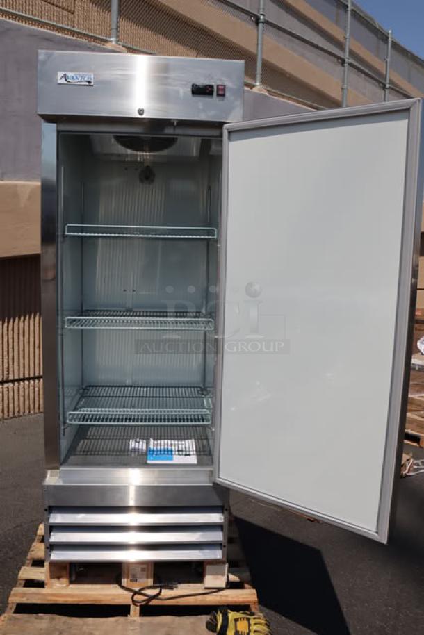 Avantco A-23R-HC 29" solid door refrigerator, new but scratched and dented, 115V, 3.6A, 1 phase, 348W, S/N: 327762610 9000 2501.