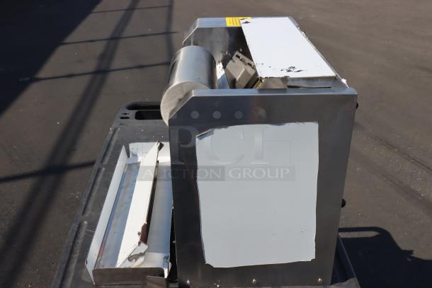Avantco BT18A vertical contact conveyor bun toaster, 120V, 1600W, scratched and dented, may be missing parts.