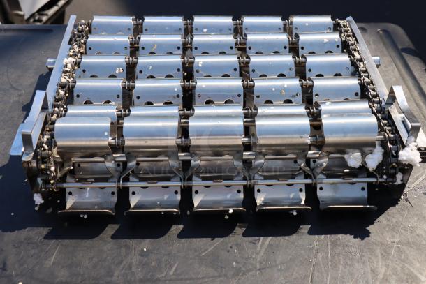 Avantco BT18A vertical conveyor bun toaster, 120V, 1600W, scratched and dented, never used, possibly missing parts.
