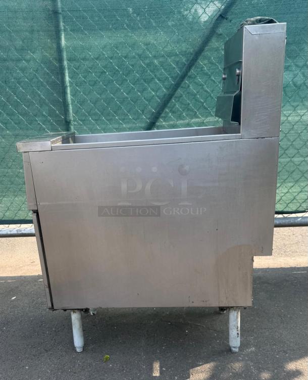 Pitco® Natural Gas 40-50 lb. floor deep fryer, 122,000 BTU, stainless steel, used condition.