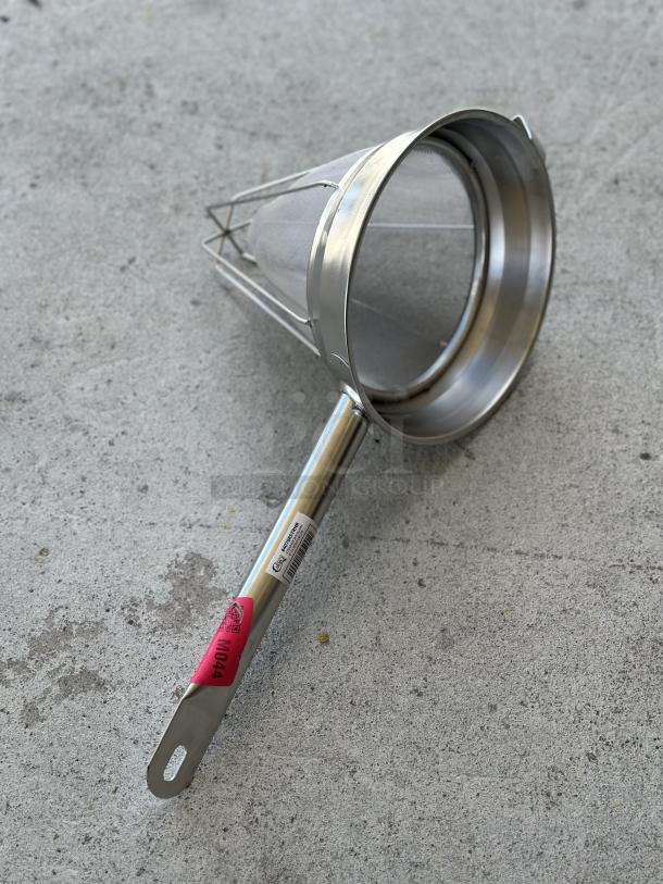 Choice 8" stainless steel reinforced bouillon/chinois strainer, model 4078RSTRNR. Features durable construction, visible label.