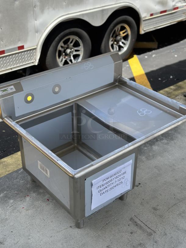 Brand new Regency 600S1182418R sink with right drainboard, scratch and dent condition. Durable stainless steel.