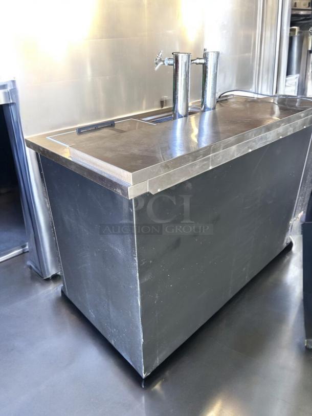 Beverage-Air DD58C draft beer dispenser in excellent condition, stainless steel, 115V, fully tested and working, dual taps.