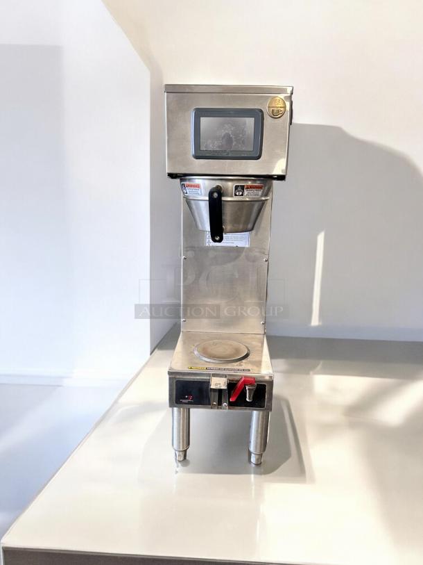 Curtis G4GEMS63A1000 coffee brewer, excellent condition, single 1.5-gallon capacity, 120/220V, fully tested, stainless steel finish.