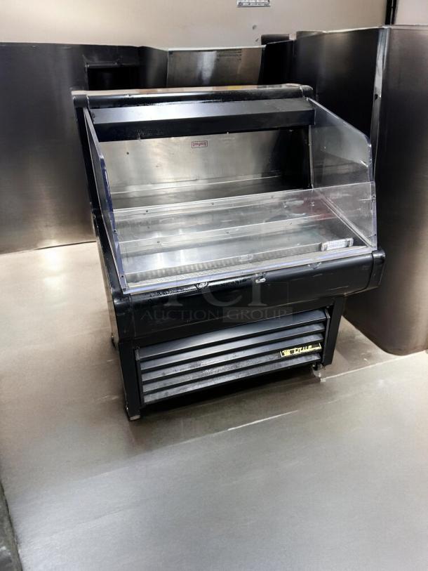 True THAC-36 Refrigerated Air Curtain Merchandiser, excellent condition, fully tested, 115V, stainless steel interior.