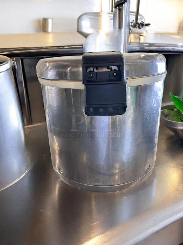 Zojirushi THA-803S electric rice warmer in excellent condition, stainless steel exterior, 120V, fully tested and working.