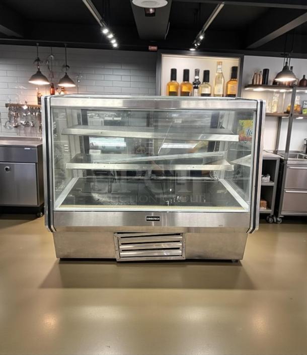 Cooltech CTR-60HB pastry display case, 60”, in excellent condition. Fully tested, stainless steel, 115v, glass shelves.