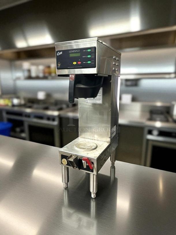 Curtis GEMSS63A1000 G3 Gemini 1.5 Gallon Coffee Brewer, in great condition, fully tested, 120/220V, stainless steel.