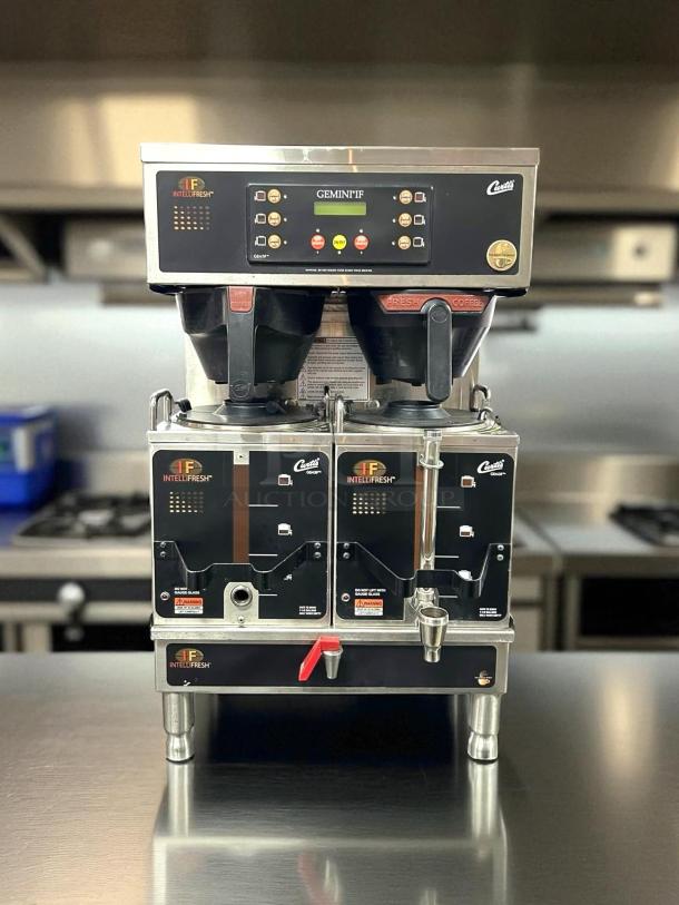 Curtis GEMTIF10A1000 G3 Gemini IntelliFresh Twin 1.5 Gallon Satellite Coffee Brewer in excellent condition, 220V, fully tested.