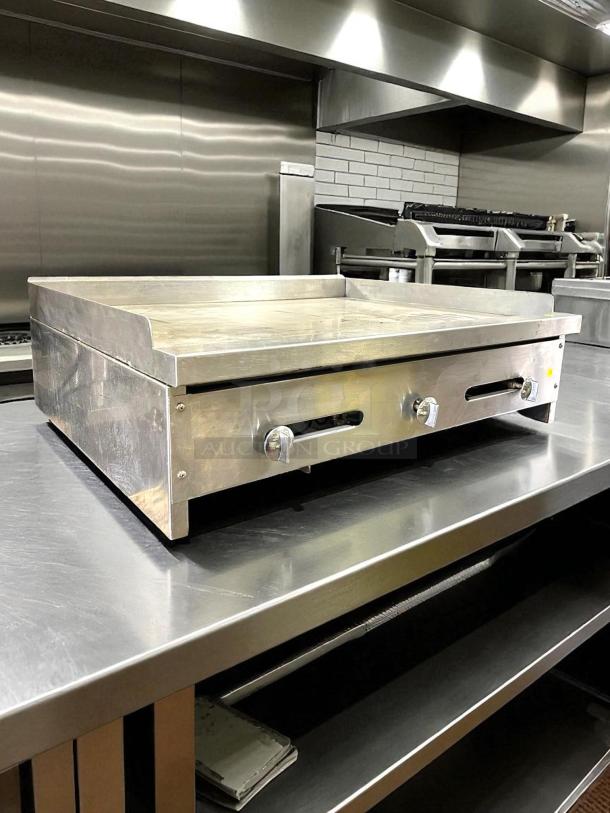 Stratus SMG-36 flat top griddle in excellent condition, natural gas, stainless steel, fully tested and working.