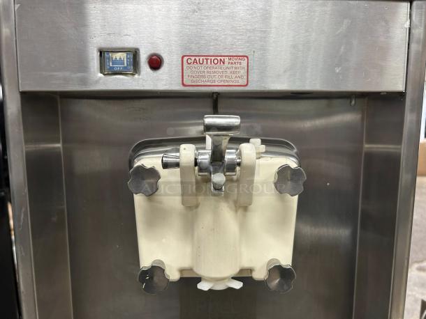 Taylor Y339-27 soft serve ice cream machine in excellent condition, 208/230V, fully tested and working.
