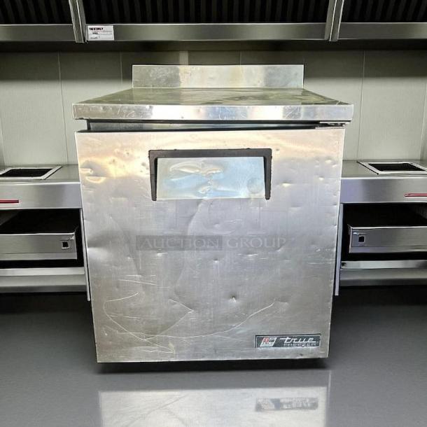 True TWT-27F-HC worktop freezer, 28" wide, excellent condition, right hinge door, 115v, fully tested and working.
