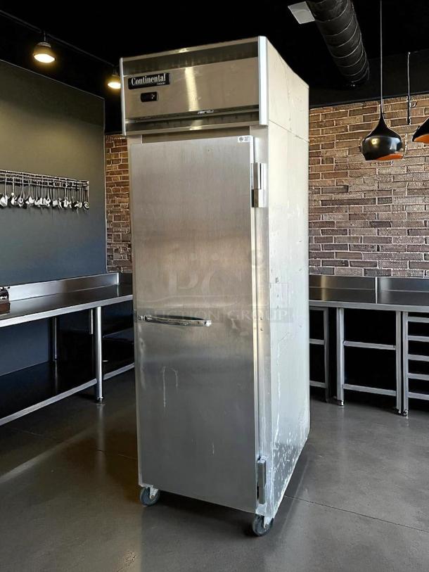 Continental 1FN 26" reach-in freezer, right hinge solid door, stainless steel, fully tested, 115v, excellent condition.