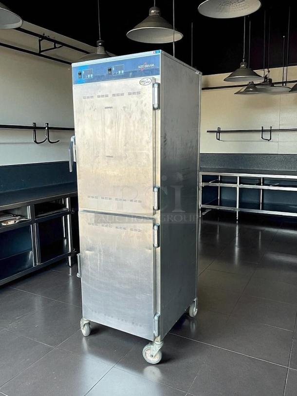 Alto-Shaam 1200-UP Halo Heat mobile heated cabinet, excellent condition, stainless steel, 16-pan capacity, 120v.
