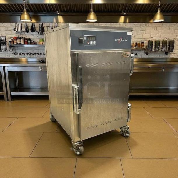 Alto-Shaam 500-S mobile holding cabinet for 6 pans, like new condition, 208/240V, fully tested and working, stainless steel finish.