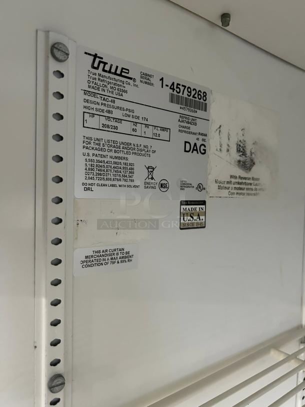 True TAC-48 Air Curtain Merchandiser, 208/230V, great condition, tested working, made in USA, label details model and specs.