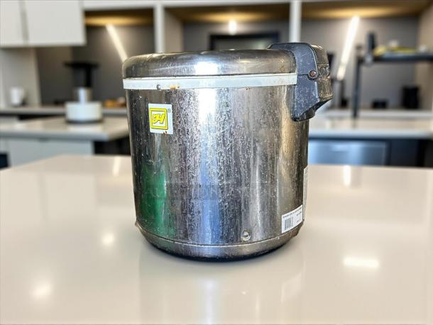 Thunder Group SEJ22000 50-cup electric rice warmer, stainless steel, tested and working, great condition, 120v.