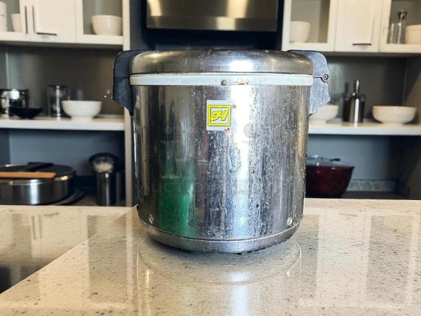 Thunder Group SEJ22000 50-cup electric rice warmer, stainless steel, great condition, tested, working, 120v.