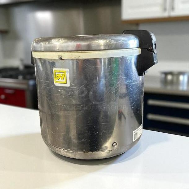 Thunder Group SEJ22000 50-cup electric rice warmer, stainless steel, 120v, excellent condition, fully tested.