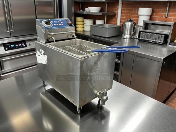 Globe GPC16 12" electric pasta cooker in excellent condition, stainless steel, commercial countertop model, fully tested.