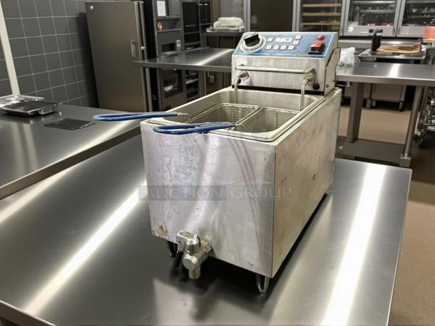 Globe GPC16 12" electric pasta cooker in excellent condition, fully tested, stainless steel with control panel and twin baskets.