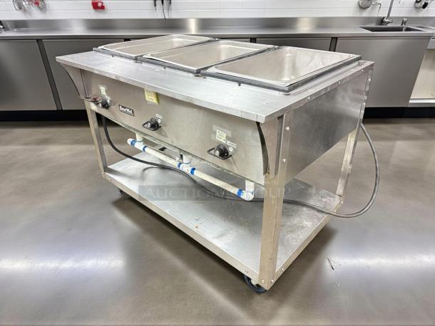 Vollrath ServeWell SL 3-well stainless steel hot food steam table in great condition, 2100W, fully tested, on casters.