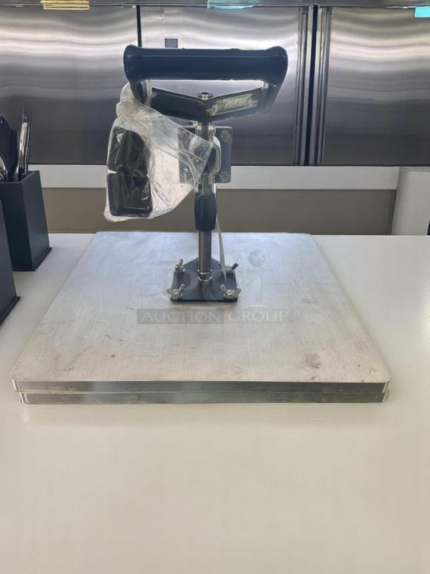 DoughXpress DM-18 manual dough press, superb condition, 18" plate, heavy-duty steel, fully tested, working, black handle.
