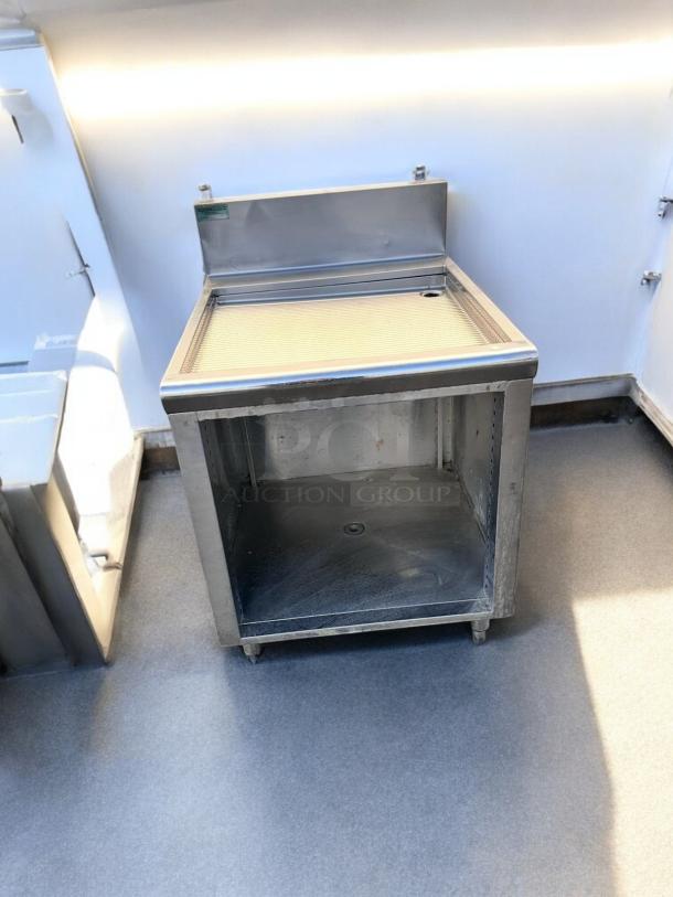 Supreme Metal stainless steel underbar drainboard station, 22"x30"x36", great condition, tested and working, visible drain.