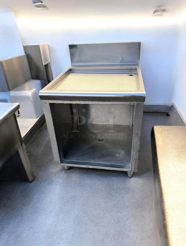 Supreme Metal stainless steel underbar drainboard station, 22"x30"x36", excellent condition, tested and working.