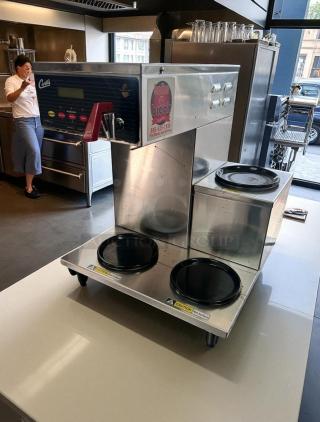 Awesome Condition – Curtis ALP3GTR12A000 – 3-Burner Automatic Coffee Brewer – 120V – Fully Tested & Working! - Item #1202067