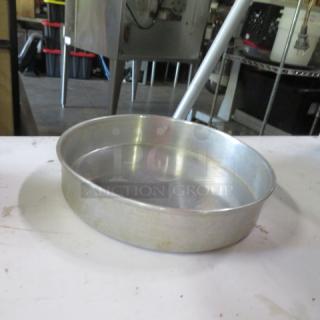 10.5-inch commercial bake pan, aluminum, gently used, 3XBID model. Ideal for professional baking.
