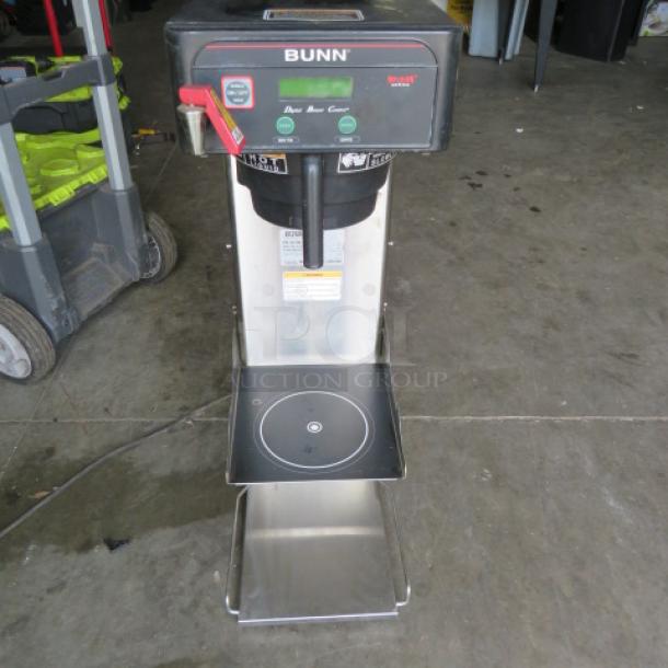 Bunn Infusion Brewer, Model ITCB-DV29, with filter basket. Stainless steel, good condition. Dimensions: 12x22x34 inches.