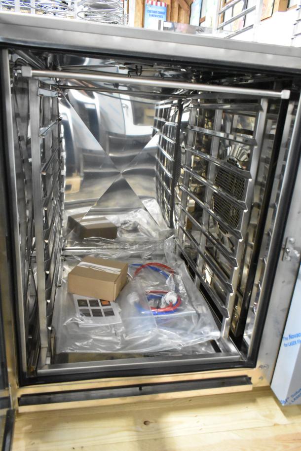 Brand new 2023 Blodgett CPE-gas 2.10/BLCT 102 stainless steel convection oven. Features view-through door, metal rack, 81,800 BTU.