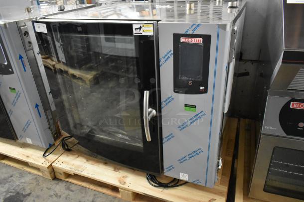Brand new 2023 Blodgett CPE-gas 2.10/BLCT 102 stainless steel convection oven, view-through door, 81,800 BTU, gas-powered.